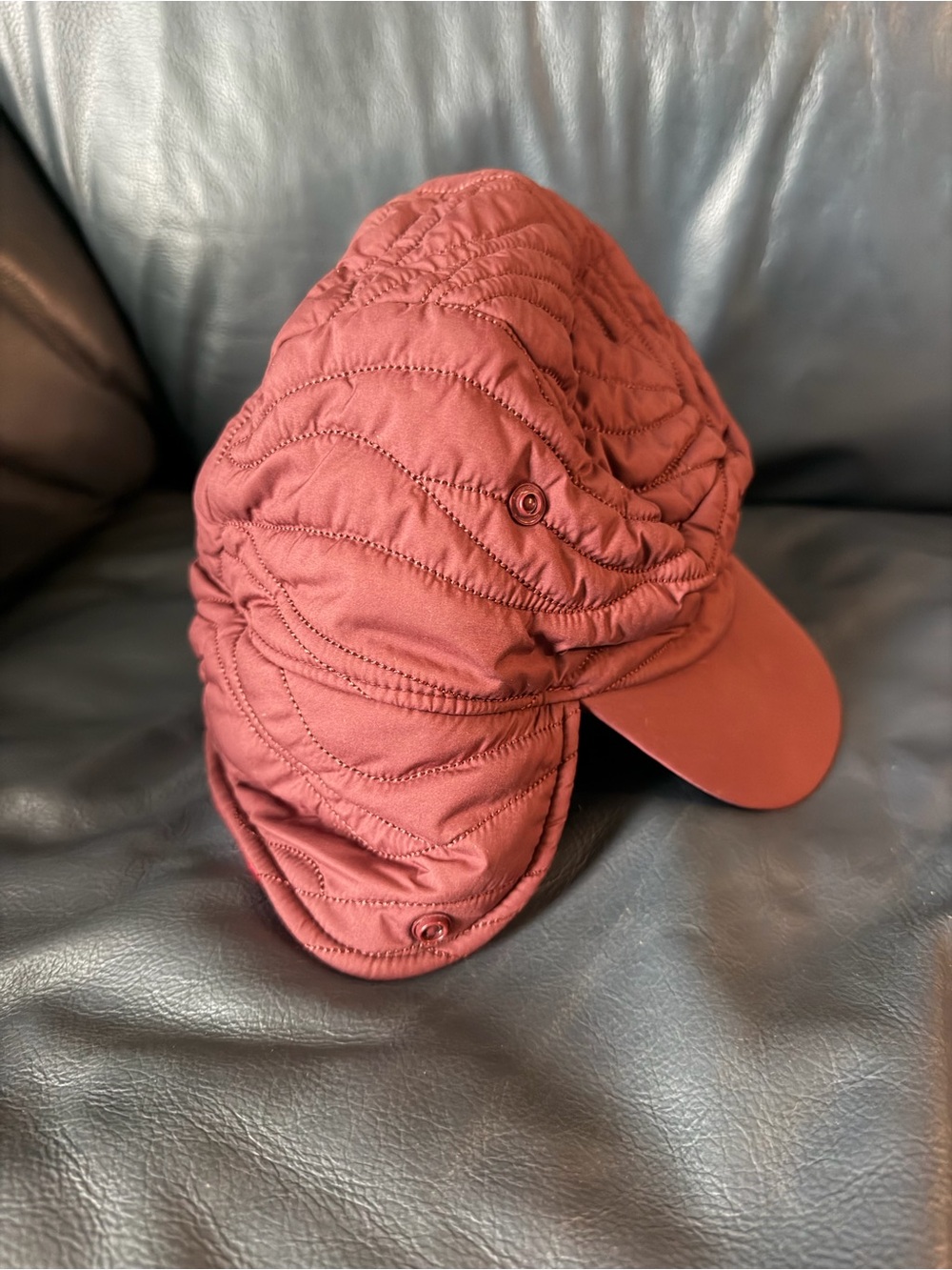 lululemon athletica Quilted Wine Red Brimmed Trapper Hat - Picture 3 of 14